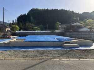 土台敷きが完了しました