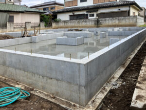 基礎型枠が外れました