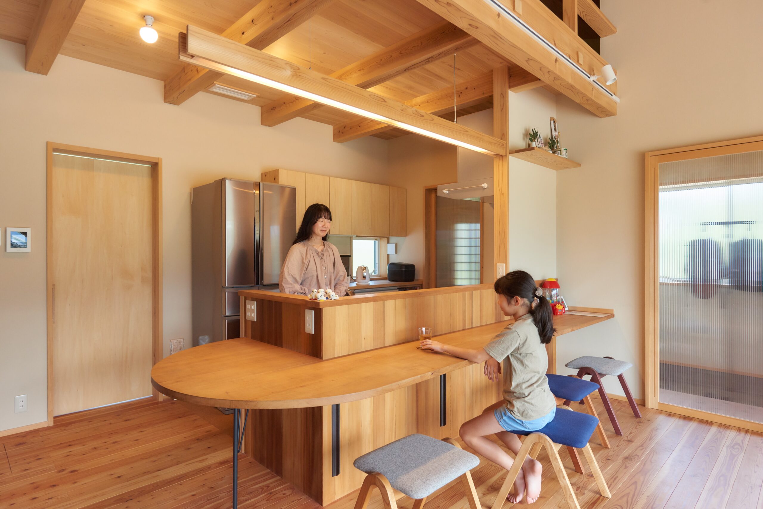 山桜を使った造作のカウンターテーブル