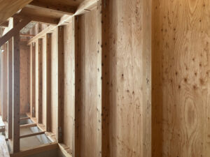 耐力壁の設置を進めています