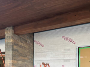 外壁にタイルを張りました