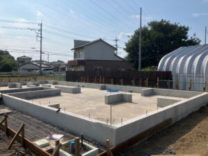 型枠の脱型作業が完了しました。