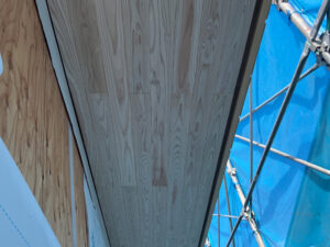 軒天に羽目板を張りました