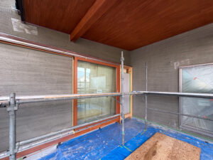 外壁に下地のモルタルを施工しました