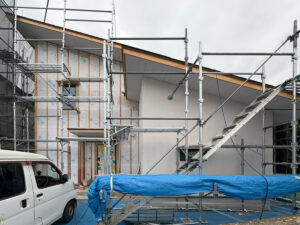 軒裏の施工が完了しました