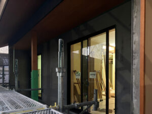 外壁の下地にモルタルを施工しました